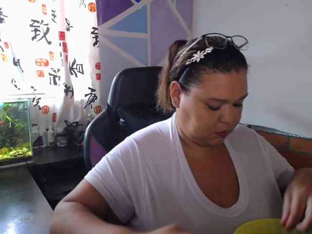 beautifulchubbyqueen webcam