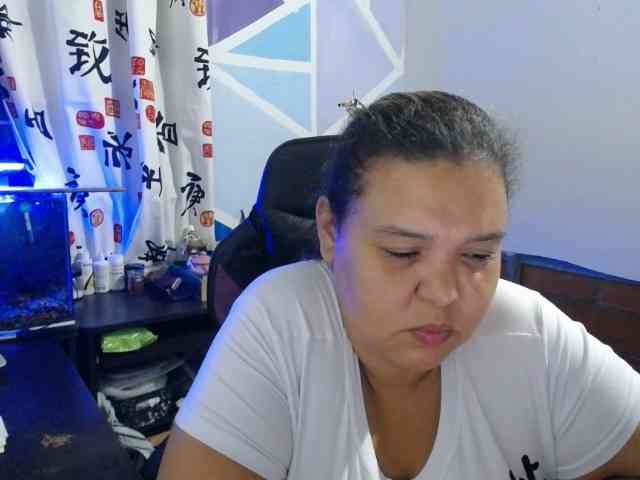beautifulchubbyqueen webcam