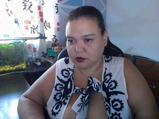 beautifulchubbyqueen webcam
