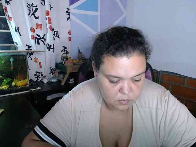 beautifulchubbyqueen webcam