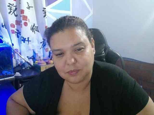 beautifulchubbyqueen webcam