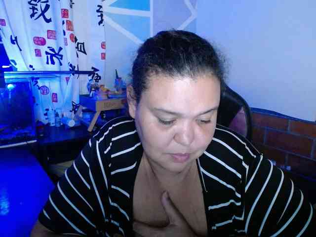 beautifulchubbyqueen webcam