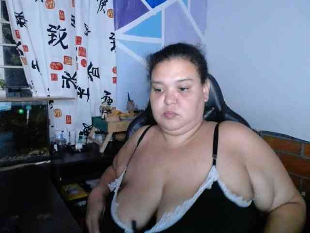 beautifulchubbyqueen webcam