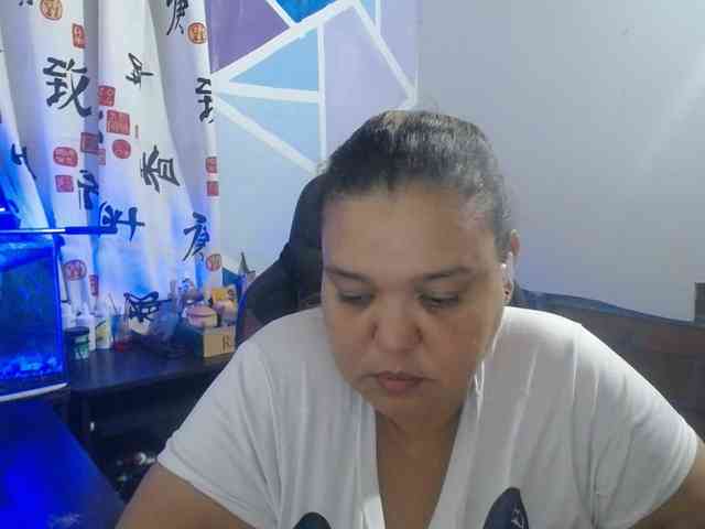 beautifulchubbyqueen webcam