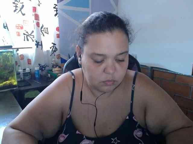 beautifulchubbyqueen webcam
