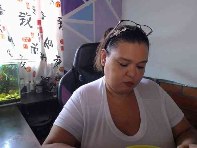 beautifulchubbyqueen webcam