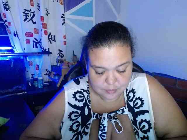 beautifulchubbyqueen webcam