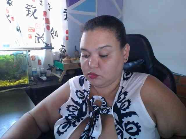 beautifulchubbyqueen webcam