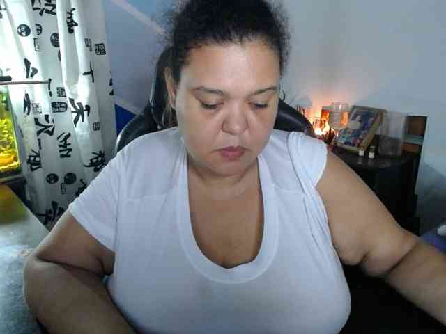 Beautifulchubbyqueen's live stream