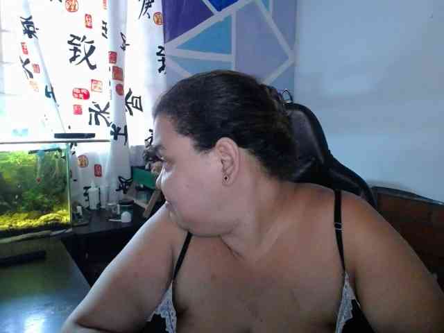beautifulchubbyqueen webcam