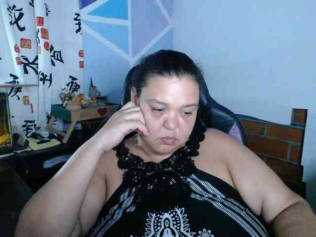 beautifulchubbyqueen webcam