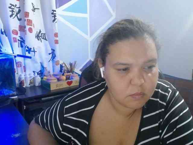 beautifulchubbyqueen webcam