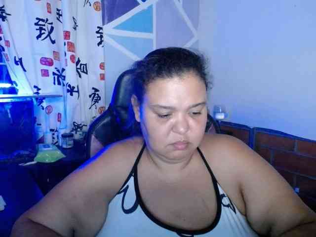 beautifulchubbyqueen webcam