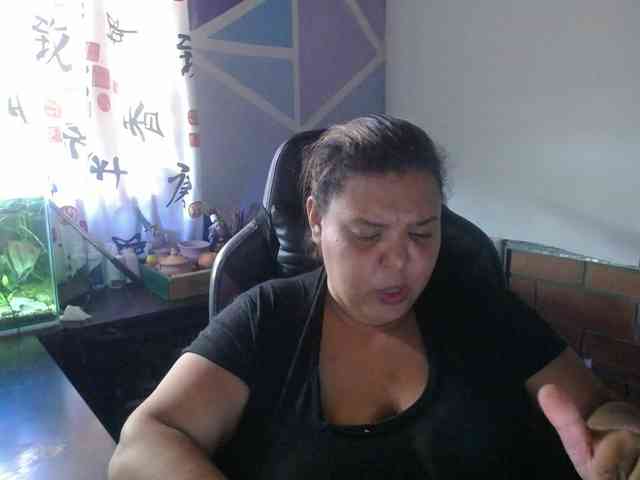 beautifulchubbyqueen webcam