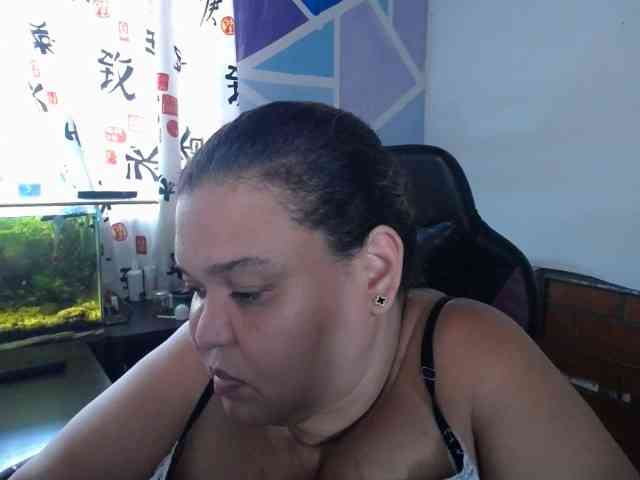 beautifulchubbyqueen webcam