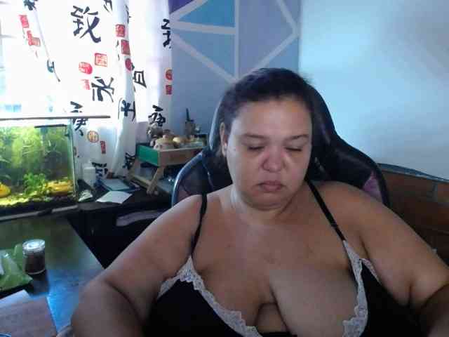 beautifulchubbyqueen webcam