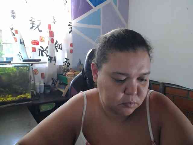 beautifulchubbyqueen webcam