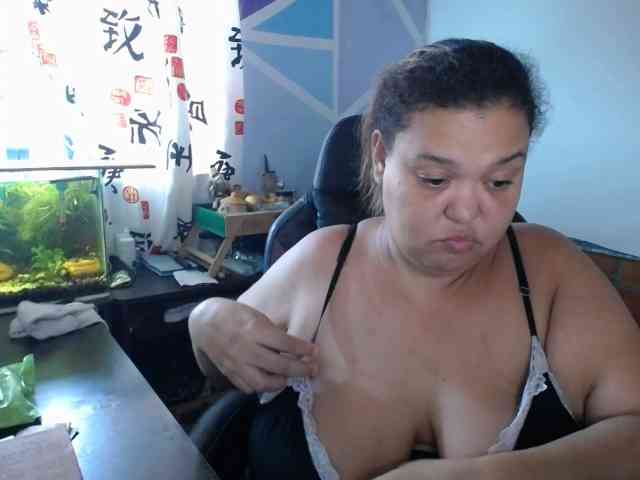 beautifulchubbyqueen webcam