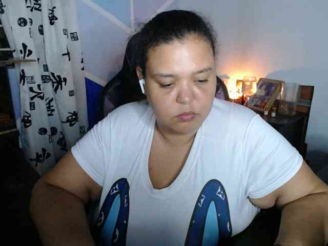 beautifulchubbyqueen webcam