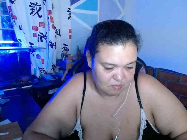 beautifulchubbyqueen webcam