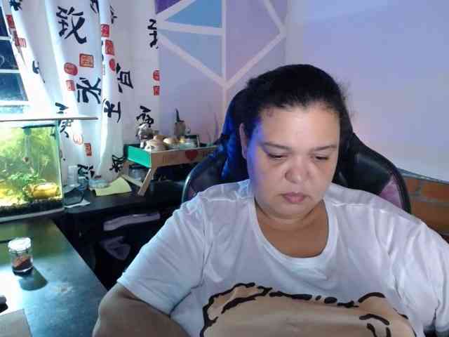 Beautifulchubbyqueen's live stream