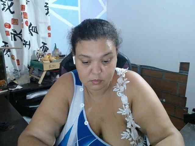 beautifulchubbyqueen webcam