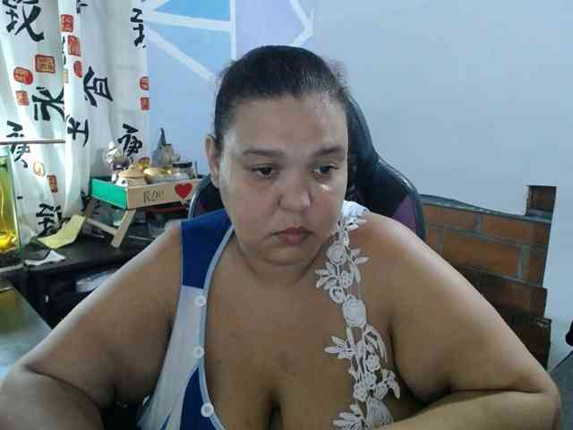 beautifulchubbyqueen webcam