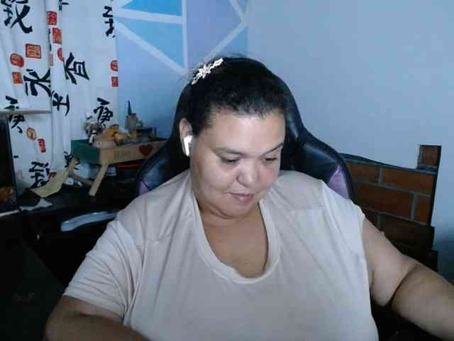 beautifulchubbyqueen webcam