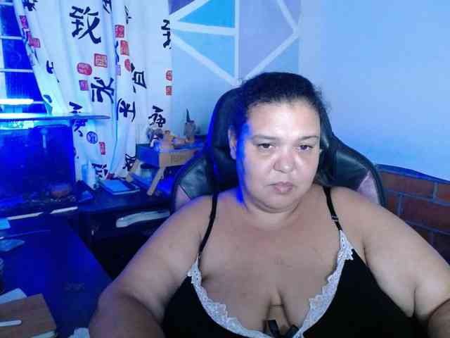beautifulchubbyqueen webcam