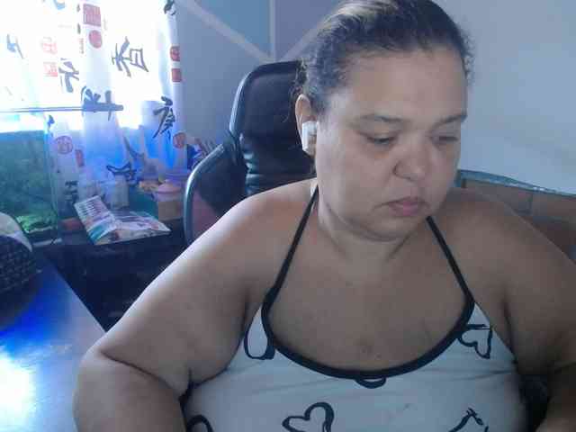 beautifulchubbyqueen webcam