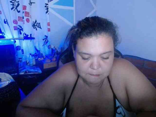 beautifulchubbyqueen webcam