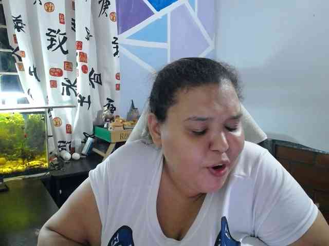 beautifulchubbyqueen webcam