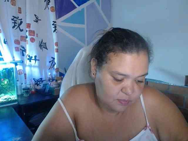 beautifulchubbyqueen webcam