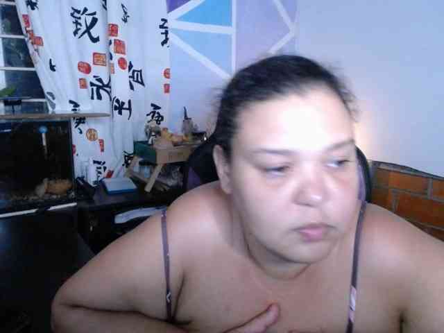 beautifulchubbyqueen webcam