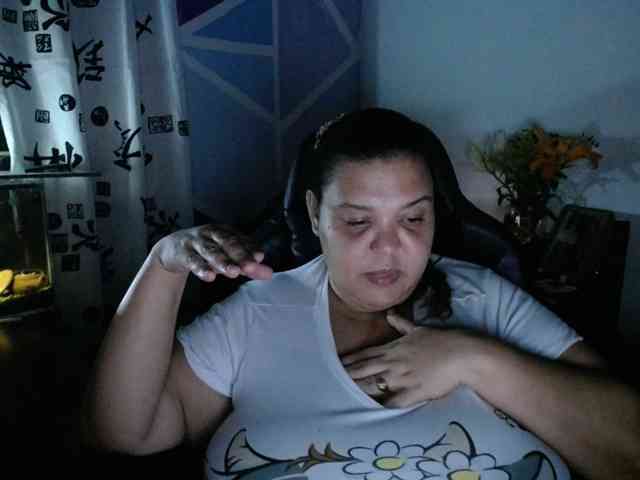 beautifulchubbyqueen webcam