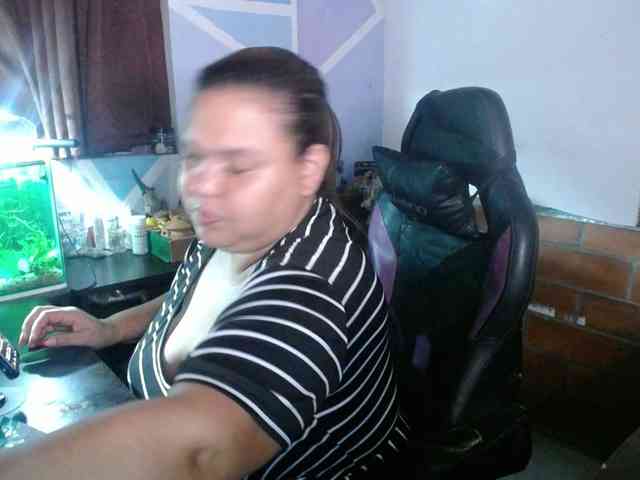 beautifulchubbyqueen webcam