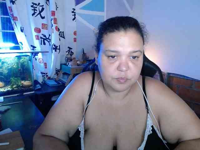 beautifulchubbyqueen webcam
