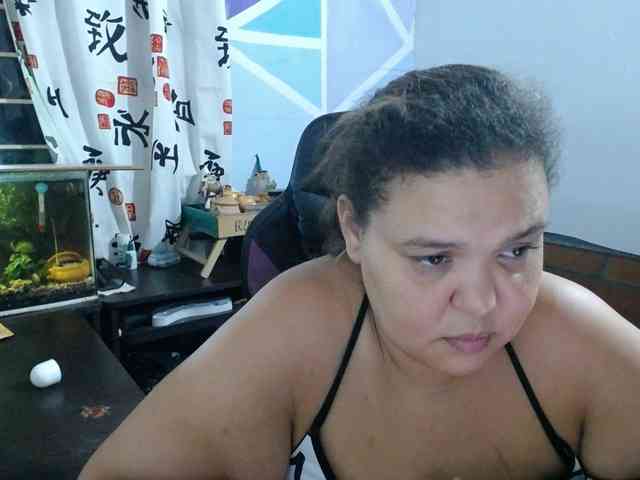 beautifulchubbyqueen webcam