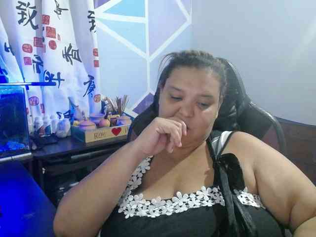 beautifulchubbyqueen webcam