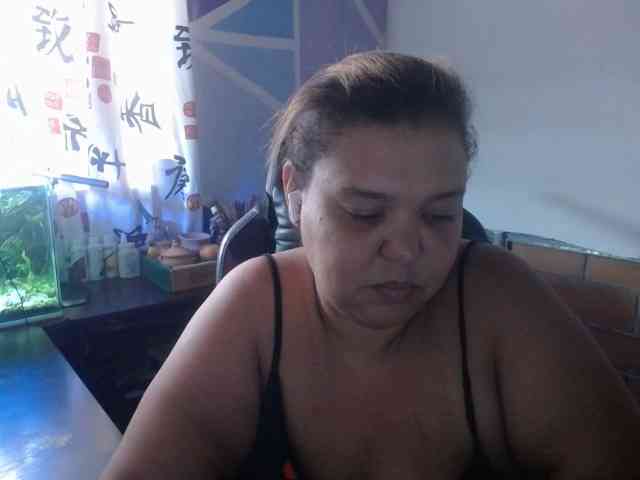 beautifulchubbyqueen webcam