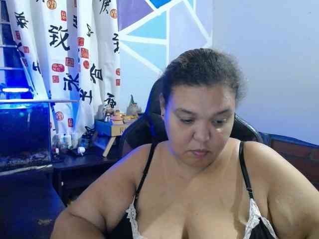 beautifulchubbyqueen webcam