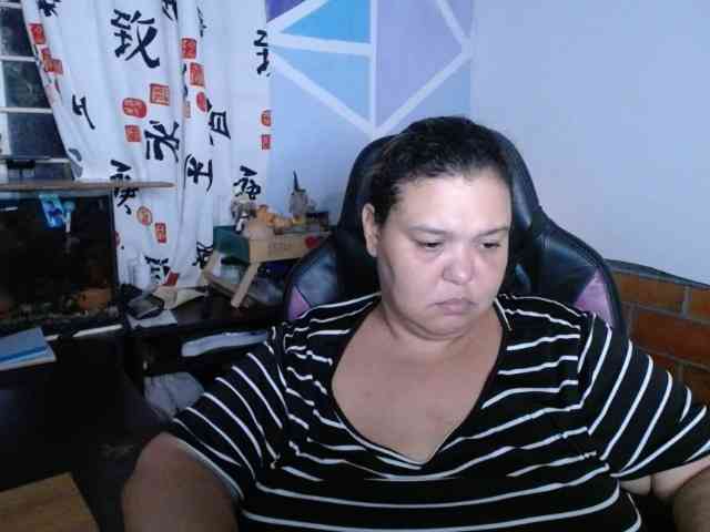 beautifulchubbyqueen webcam
