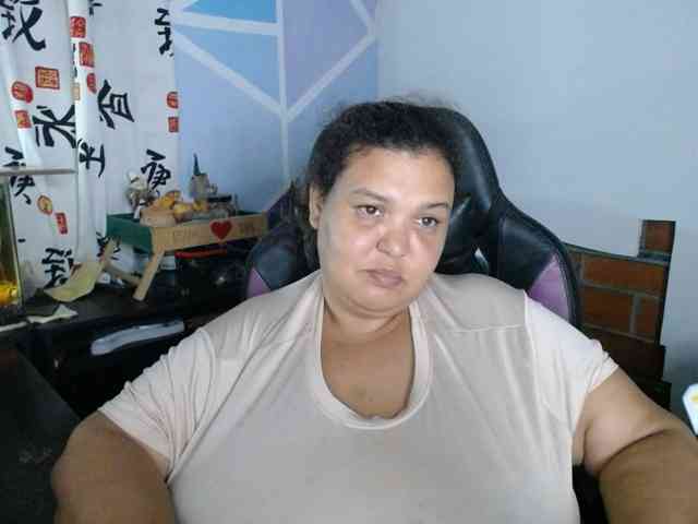 beautifulchubbyqueen webcam