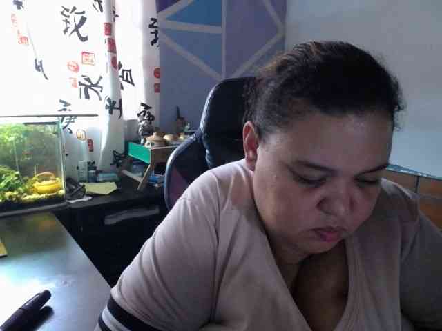 beautifulchubbyqueen webcam