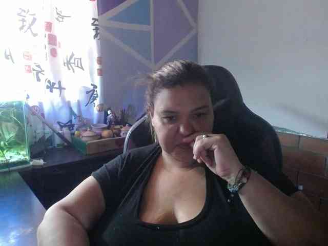 beautifulchubbyqueen webcam