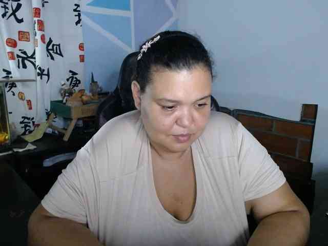 beautifulchubbyqueen webcam