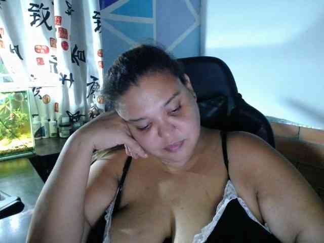 beautifulchubbyqueen webcam