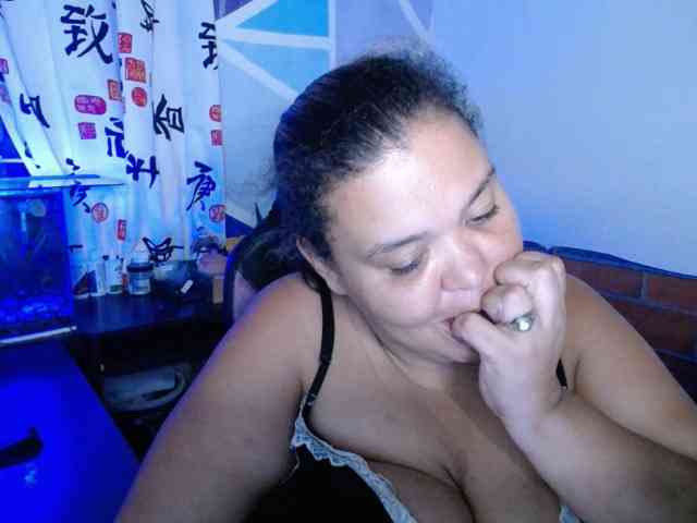 beautifulchubbyqueen webcam