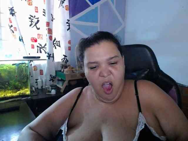 beautifulchubbyqueen webcam