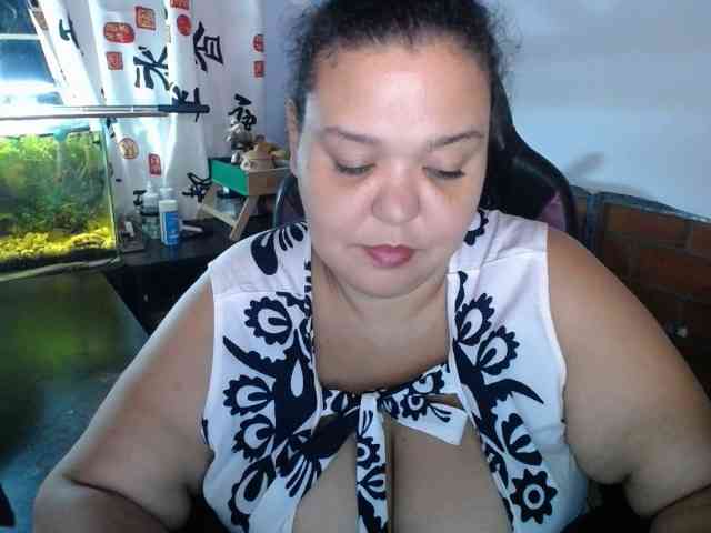beautifulchubbyqueen webcam